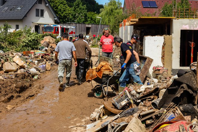 Vsak par rok je neprecenljiv. FOTO: Črt Piksi