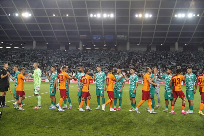 Olimpija in Galatasaray sta v Stožicah pripravila spektakularno tekmo, ki je razkrila kakovostno razliko med slovenskim in turškim prvakom. FOTO: Leon Vidic/delo