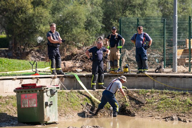 Mozirski gasilci ocenjujejo, da so v enajstih dneh gasilci in prostovoljci opravili okoli 30.000 delovnih ur. Toliko jih opravi en delavec v 15 letih oziroma podjetje s 170 zaposlenimi v enem mesecu. FOTO: Rok Rakun