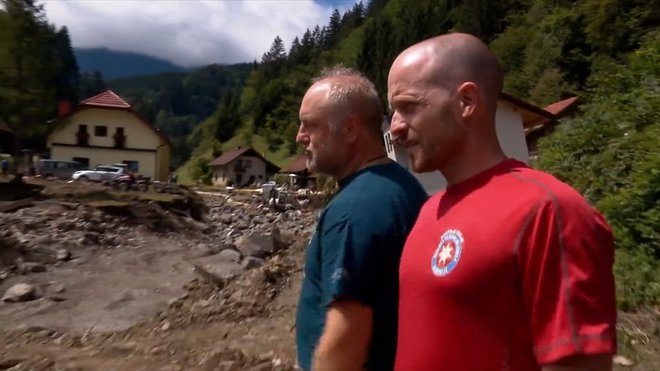 Franček Strmčnik in Boštjan Pahovnik sta se ob prihodu v Struge ustrašila, da preživelih ne bo, potem pa z lastno iznajdljivostjo preprečila ta scenarij. FOTO: POP TV