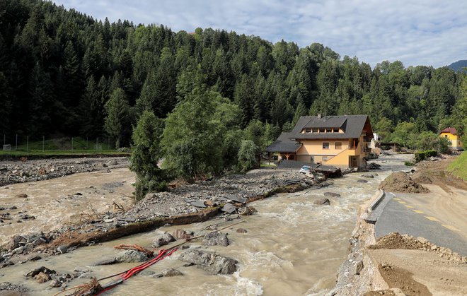 Protipoplavni ukrepi bi pomagali, a ob rekordnih padavinah ne bi preprečili vse škode. FOTO: Blaž Samec/Delo