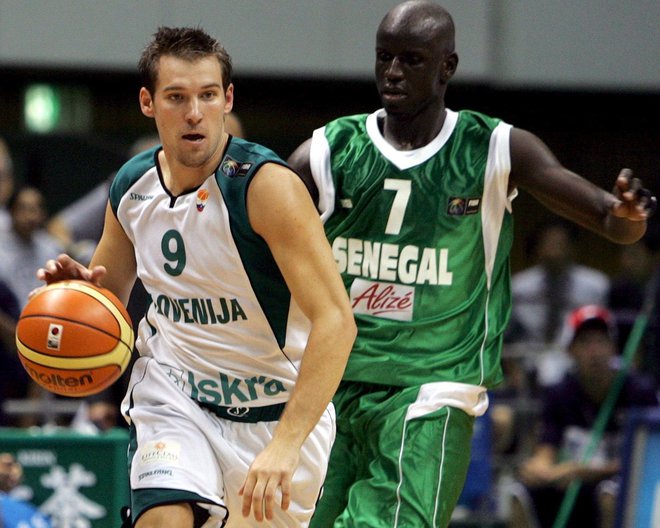 Beno Udrih med prvim nastopom slovenske reprezentance na svetovnih prvenstvih, tekmec je bil Senegal. FOTO: Reuters