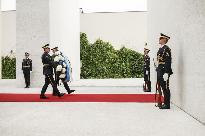 Spomenik žrtvam vseh vojn na Kongresnem trgu v Ljubljani, slovesno odkrit leta 2017, naj bi bil ključni korak k dokončni spravi slovenskega naroda. FOTO: Uroš Hočevar