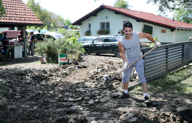 V Letušu nekaj dni po poplavi. FOTO: Blaž Samec/Delo