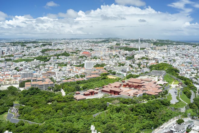 Med največjimi znamenitostmi v okinavski prefekturi je grad Šuri. FOTO: Wataru Kohayakawa/Reuters