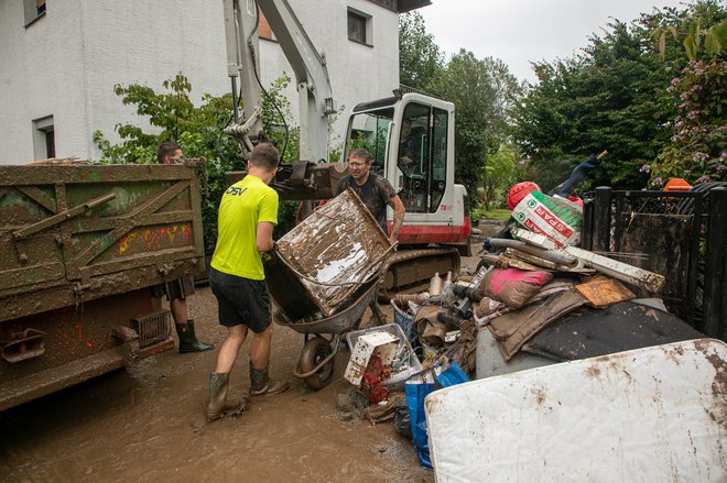 Zavarovalnice lahko iz poslovnih razlogov omejijo višino zavarovalnih vsot. FOTO: Voranc Vogel/Delo