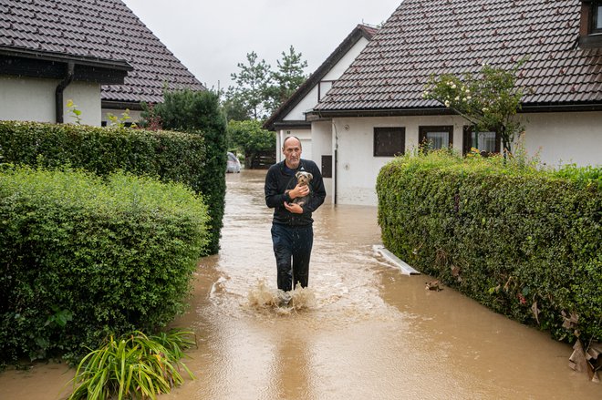 Voda je odličen lakmusov papir problemov urejanja prostora pri nas. FOTO: Voranc Vogel/Delo