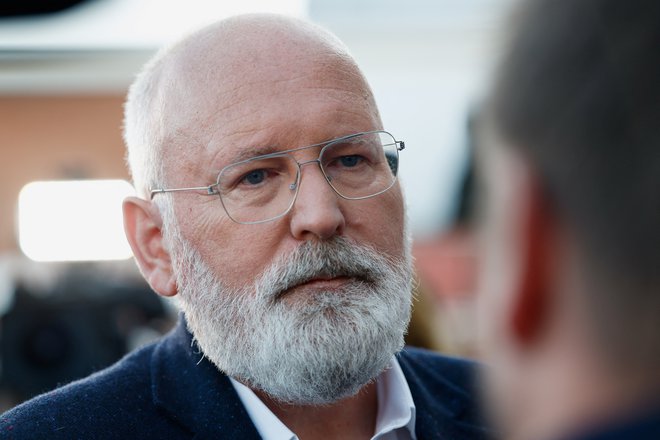 Frans Timmermans je veliki ljubitelj nogometa. V enem od naših pogovorov je iz glave naštel imena slovenskih nogometašev, ki so igrali na Nizozemskem. FOTO: Piroschka Van De Wouw/Reuters