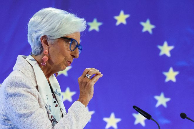 Rast posojil v evrskem območju je vse šibkejša, ugotavlja ECB, ki jo vodi Christine Lagarde. FOTO: Kai Pfaffenbach/Reuters
