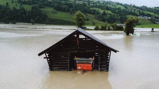 Poplava v Niedernsillu v Avstriji. FOTO: JFK AFP
