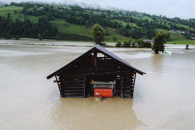 Poplava v Niedernsillu v Avstriji. FOTO: JFK AFP