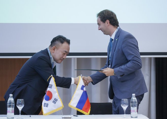 Slovensko korejsko poslovna konferenca. FOTO: Jože Suhadolnik/Delo
