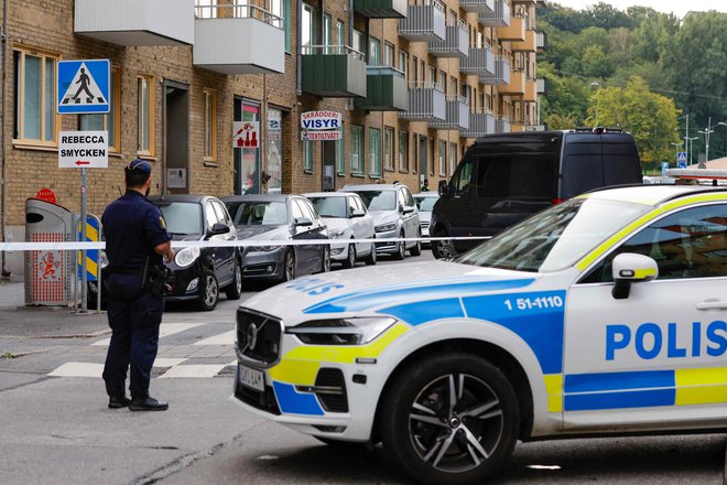 Švedska, ki je lani zabeležila rekorden porast smrtonosnih kaznivih dejanj, se sicer že več let spopada z razmahom kriminalnih tolp. FOTO: Adam Ihse/AFP
