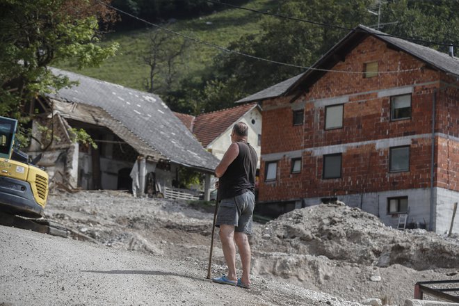 Po katastrofalnih poplavah v Sloveniji so pomoč zbirali tudi drugi Slovenci v zamejstvu in tujini, od Italije in Porabja do ZDA. FOTO: Leon Vidic/Delo