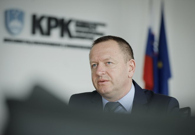 Predsednik KPK Robert Šumi opozarja, da sta za korupcijo potrebna dva. FOTO: Jože Suhadolnik/Delo