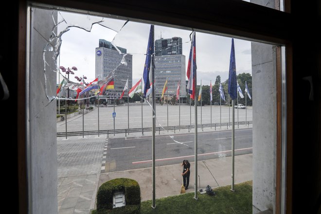 Teniški trunir bo potekal na pragu slovenskega parlamenta, na Trgu republike, simbolu modernega razvoja Ljubljane in protokolarnem središču mesta. FOTO: Matej Družnik