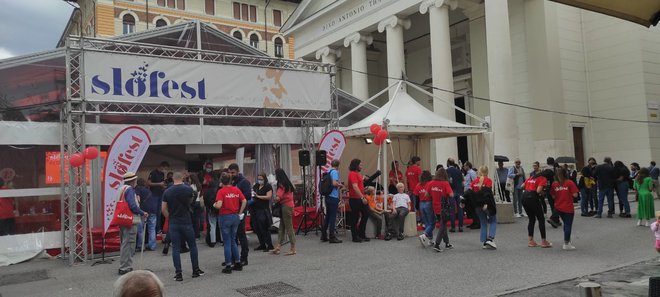 Slovenci v Italiji v okviru Slofesta organizirajo številne kulturne in druge dogodke ter širšemu Trstu predstavljajo svoje bogato društveno delovanje. FOTO: Slofest