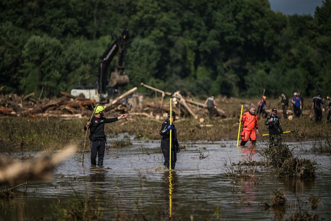 Število smrtnih žrtev v Kirklareliju je danes naraslo na šest. FOTO: Ozan Kose/AFP