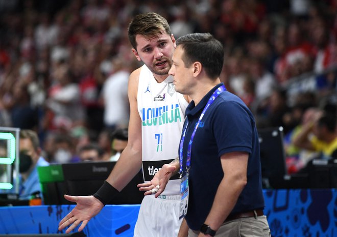 Aleksander Sekulić in Luka Dončić bosta danes še zadnjič staknila glavi. FOTO: Annegret Hilse/Reuters