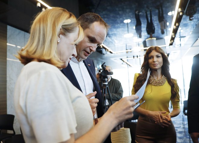 Anže Logar je v odzivu na anketo Dela povedal, da je lepo videti, da so ljudje sprejeli Platformo sodelovanja kot akterja, ki lahko ponudi krog široke politične razprave. FOTO: Jože Suhadolnik/Delo