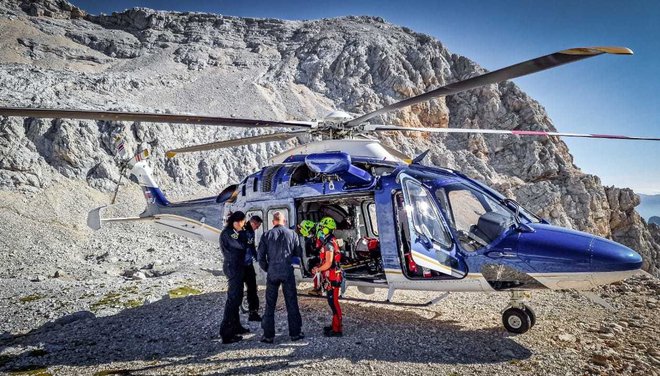 Policisti svetujejo, naj bodo pohodniki in alpinisti pripravljeni na spremembe vremena, nižje temperature, vlažnost in temo. FOTO: PU Kranj