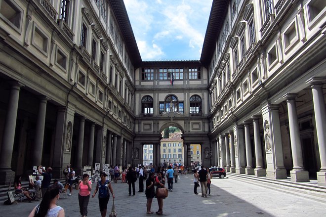 Firenški Uffizi je najbolj obiskana kulturna znamenitost v Italiji, samo lani je imel več kot štiri milijone obiskovalcev. FOTO: Blaž Samec/Delo