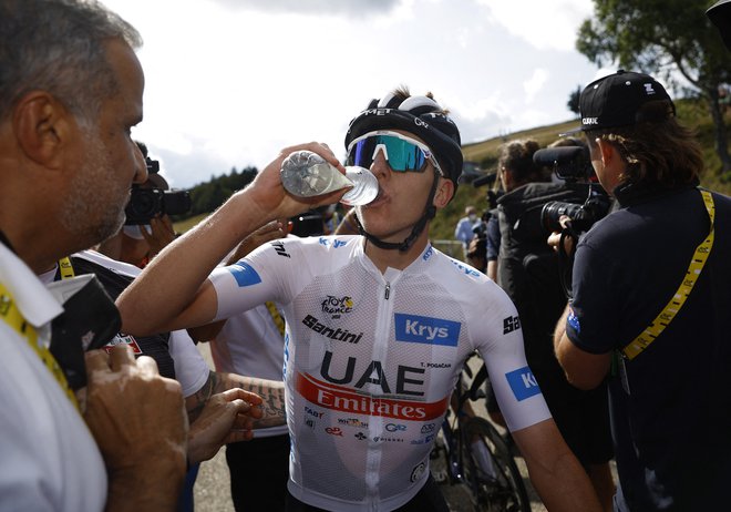 Tadej Pogačar v zadnjem delu dirke ni zdržal ritma najhitrejše trojice. FOTO: Stephane Mahe/Reuters