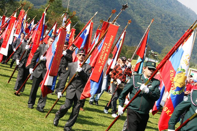 En priklon je dovolj, da so Italijani razglasili dejanje kot priznanje krivde o genocidnosti slovenskega naroda. FOTO: Blaž Močnik