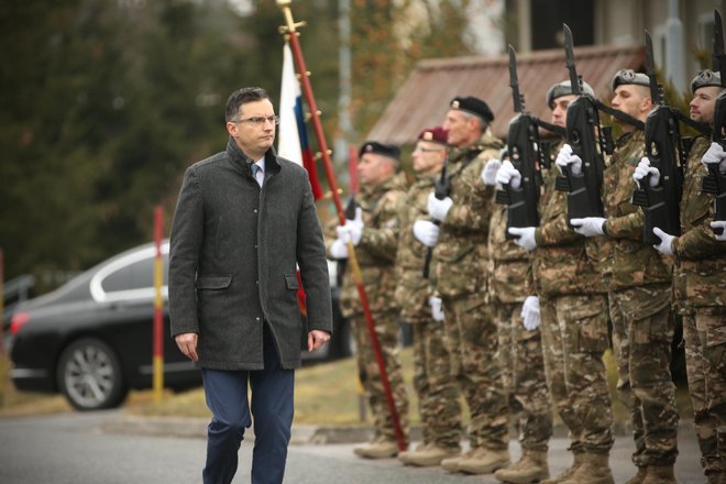 Letos se je zaposlilo 196 novih pripadnikov, kar je 16 več kot v celotnem lanskem letu, zatrjujejo na ministrstvu za obrambo. FOTO: Jure Eržen/Delo