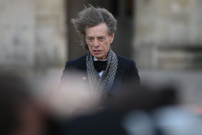 Frontman Roling Stonesov Mick Jagger je prišel iz svojega dvorca Château de Fourchette. FOTO: Daniel Leal/ AFP