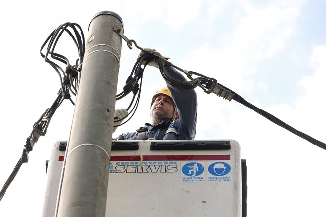 Na prvem mestu je »varno, zanesljivo in učinkovito obratovanje ter vzdrževanje distribucijskega sistema. FOTO: Črt Piksi