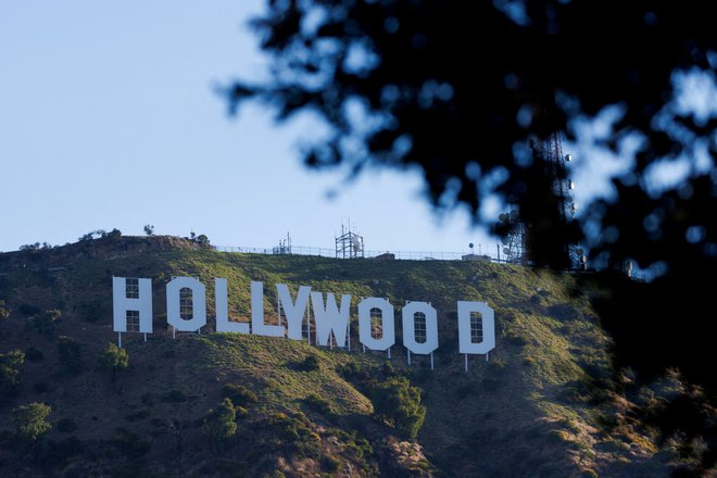 V Hollywoodu je po 146 dneh stavke scenaristom in studiem v nedeljo uspelo doseči načelni dogovor. FOTO: Mike Blake/ Reuters