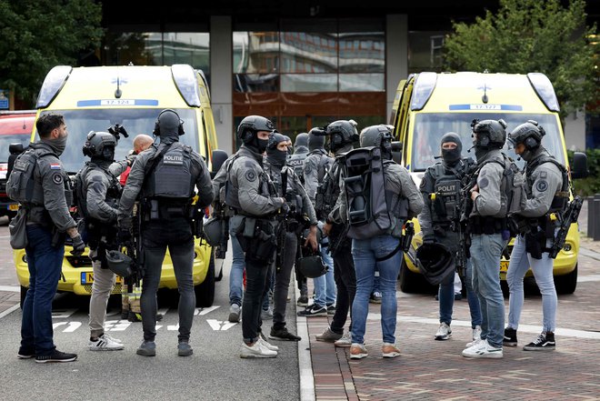 Prizorišče strelskega napada v Rotterdamu. FOTO: Bas Czerwinski/AFP