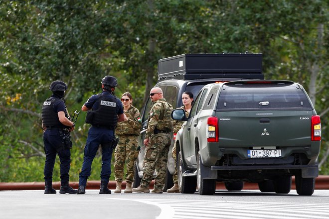 Zveza Nato je že v petek sporočila, da bo v okviru misije Kfor na Kosovo poslala okrepitve. FOTO: Ognen Teofilovski/Reuters