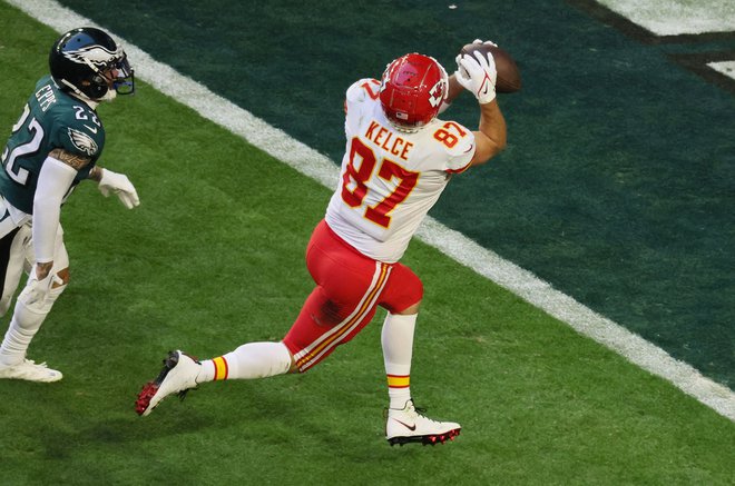 Travis Kelce je eden najboljših igralcev v ligi. FOTO: Brendan Mcdermid/Reuters