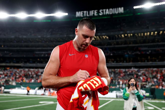 Travis Kelce naj bi hodil s Taylor Swift. FOTO: AFP