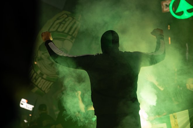 Navijaški skupini je župan Janković sicer ponudil, naj dogodek organizirajo v Stožicah, vendar so izrazili željo, da proslavijo v središču mesta. FOTO: Črt Piksi/Delo