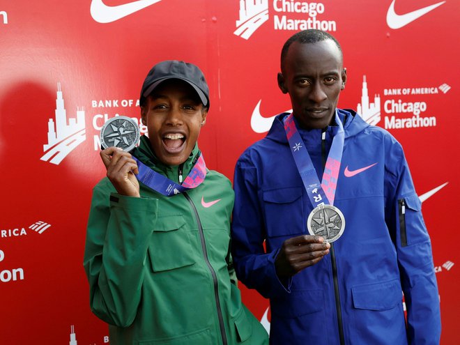 Sifan Hassan in Kelvin Kiptum sta se veselila zmag in izjemnih rezultatov FOTO: Kamil Krzaczynski/AFP