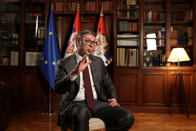 Srbski predsednik Aleksandar Vučić, ki je v Srbiji razglasil dan žalosti za padle napadalce v napadu na kosovsko vas Banjska, Evropo prepričuje, da Beograd ni nikakor vpleten v podžiganje nestabilnosti v regiji. FOTO: Zorana Jevtic/Reuters