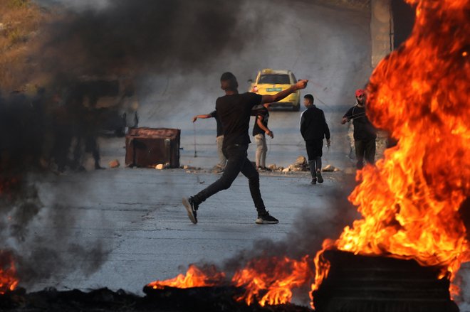 Ogenj v Izraelu. FOTO:Jaafar Ashtiyeh/Afp