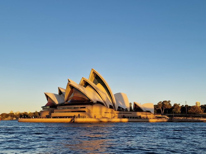 Znamenito Sydneyjsko operno hišo vsako leto obišče okoli deset milijonov turistov. FOTO: Anton Gradišek