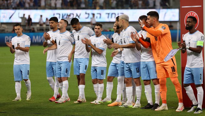 Izraelci v prihodnjih dneh, razumljivo, ne bodo igrali tekem. FOTO: Ronen Zvulun/Reuters