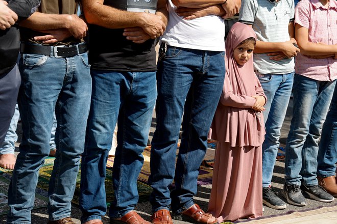 V nekaterih primerih v zgodovini je stvarnost sposobna prodreti skozi različne pripovedi in treščiti v resnico, trdo kot skala. FOTO: Raneen Sawafta/Reuters