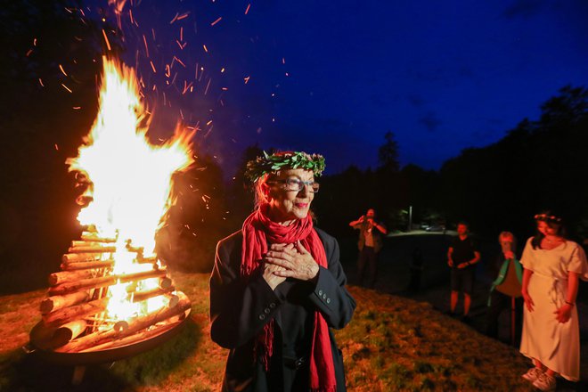 Letos je nagrado namesto pokojnega Lada Kralja prevzela Jožica Avbelj. FOTO: Matej Družnik