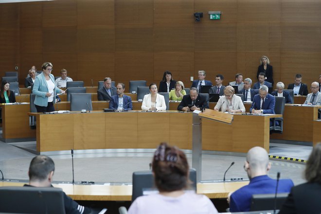 SDS in NSI. Državni zbor, poslanska vprašanja predsedniku vlade in ministrom. Ljubljana, 18. september 2023