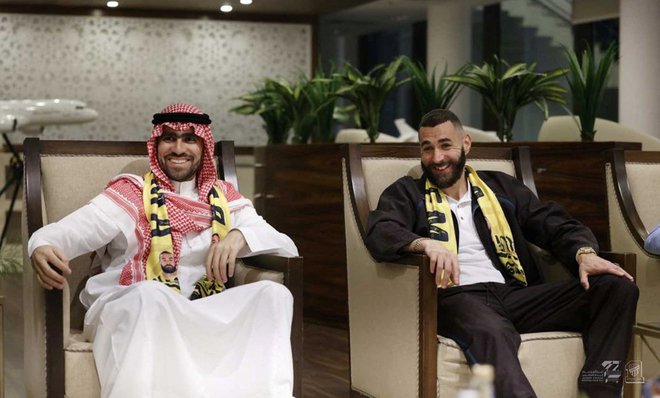 Francoski nogometni zvezdnik alžirskega rodu Karim Benzema (esno) je poleti dopolnil zvezdniško zasedbo v Savdski Arabiji in je postal član moštva Al Ittihad. FOTO: Al Ittihad Via Reuters