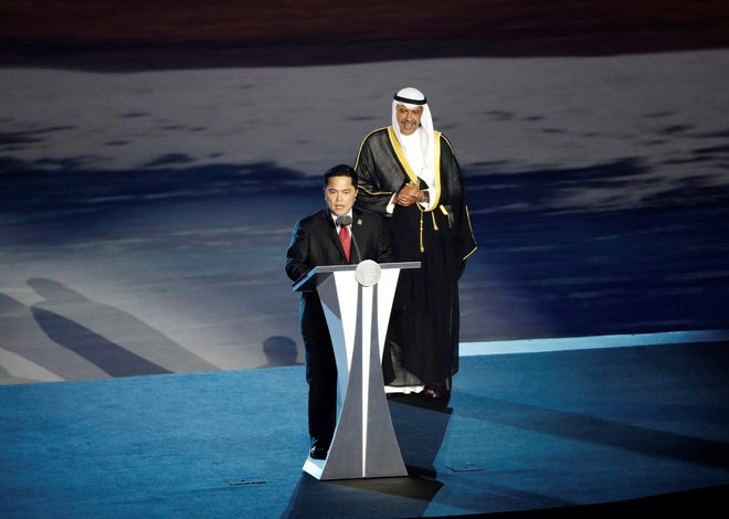 Erick Thohir si je premislil in bo raje podprl kandidaturo Savdske Arabije. FOTO: Issei Kato/Reuters