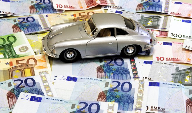 Slovenci kupijo nekoliko manj avtomobilov na lizing zaradi višjih obrestnih mer. FOTO: Igor Modic