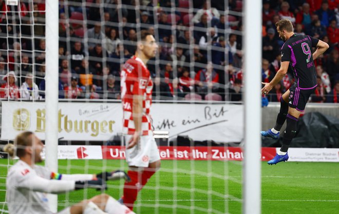 Harry Kane je dosegel drugi gol za Bayern. FOTO: Kai Pfaffenbach /Reuters