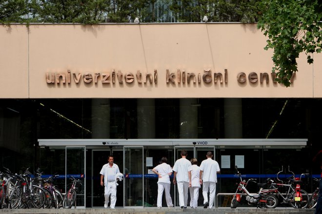 Največja bolnišnica je v osmih mesecih pridelala za skoraj 30 milijonov evrov izgube. FOTO:Jure Eržen/Delo
